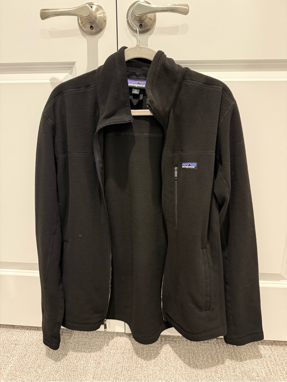 Patagonia Men’s Black Full-Zip Lightweight Fleece Jacket
